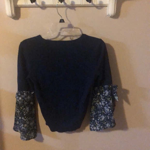 Blue mid sleeve shirt - Picture 2 of 2